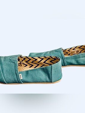 Toms Alpargata Slip-On Shoes in Teal Canvas Excellent Condition- Size 9